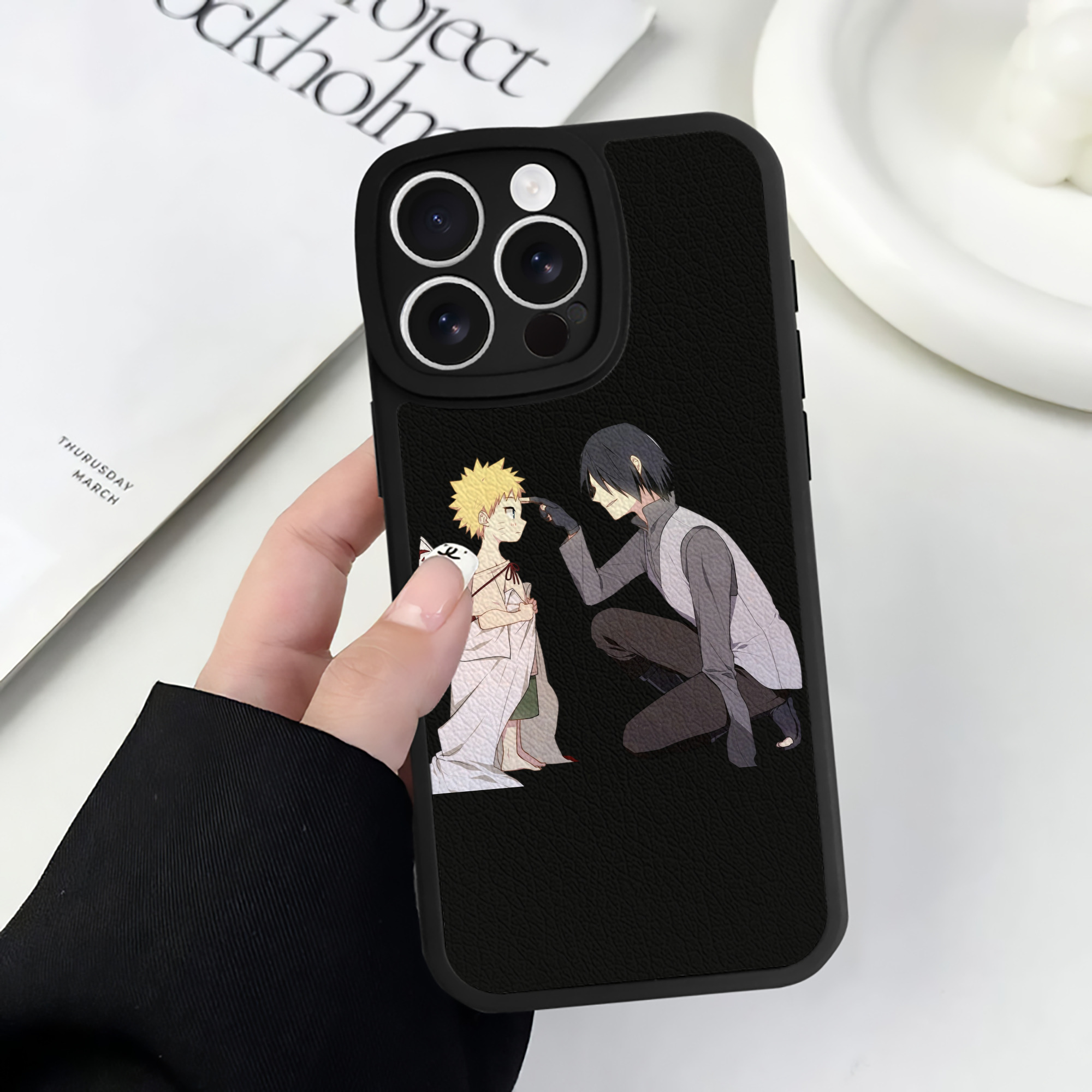 （画像用） NARUTO -ナルト- うちは サスケ Uchiha Sasuke 【iPhone 16シリーズ対応】シリコンスマホケース（レザー調） 材質：シリコン